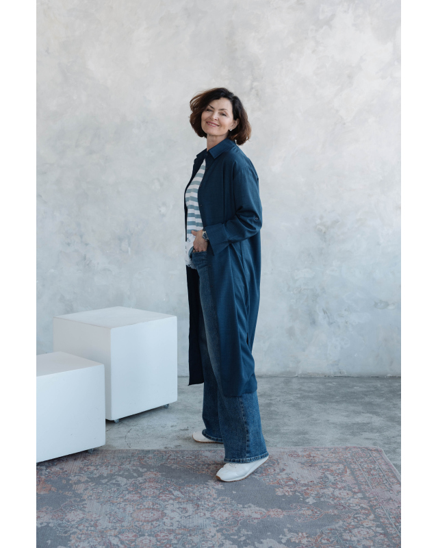 Костюмы женские